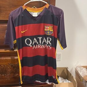 red and blue barcelona jersey of lionel messi.
2015/2016 authentic jersey